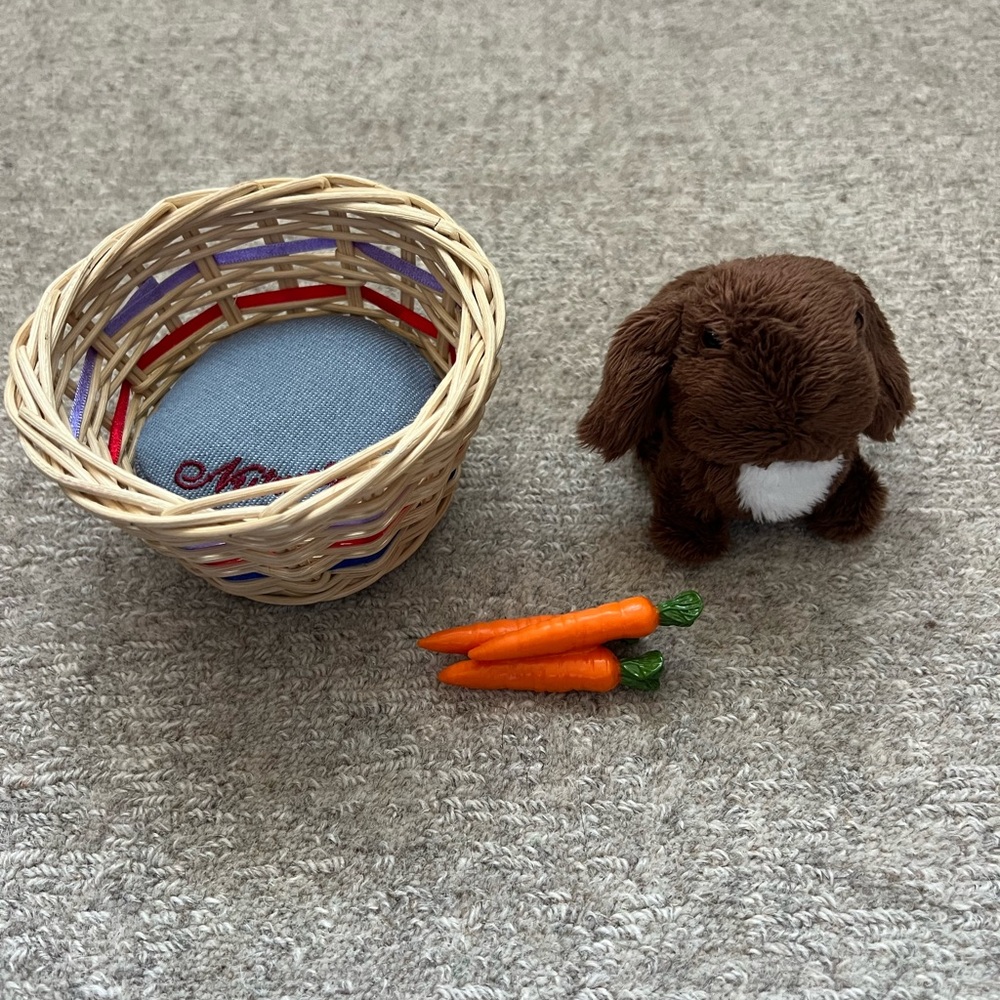 American Girl Julie’s Bunny Nutmeg w/ Basket, Pillow And Carrots